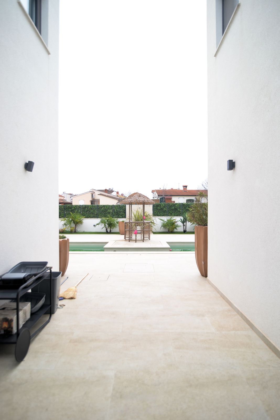 HOUSE WITH 2 UNITS & W/ POOL 2x (3-BED, 3-BATH) — Piantade 110 (& 110A)