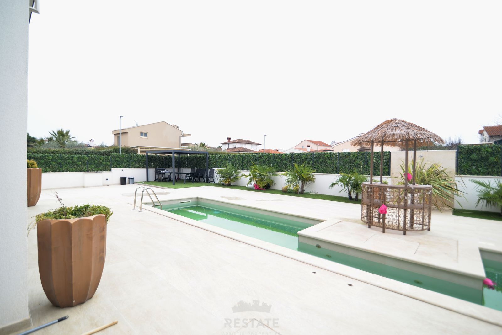 HOUSE WITH 2 UNITS & W/ POOL 2x (3-BED, 3-BATH) — Piantade 110 (& 110A)