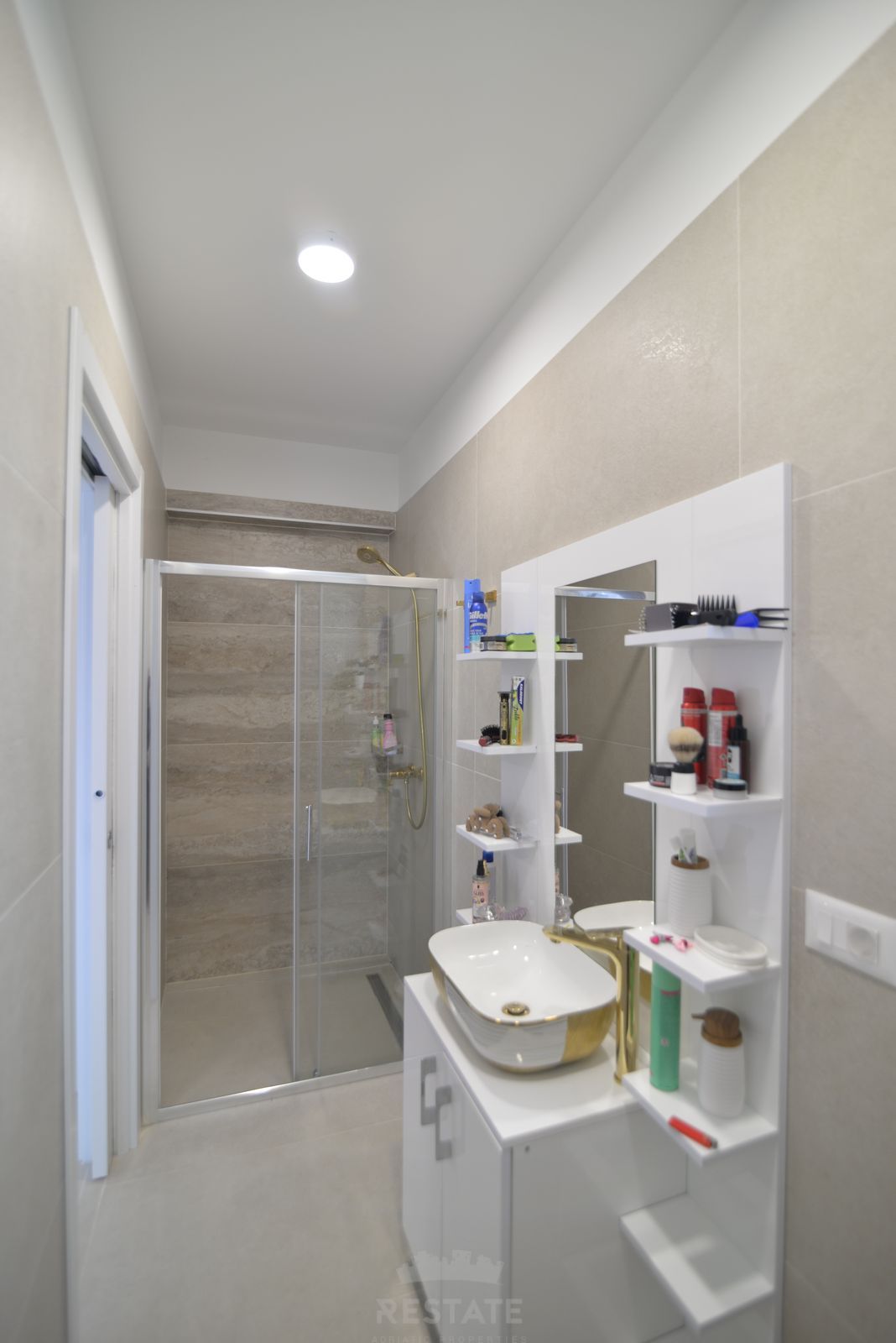 HOUSE WITH 2 UNITS & W/ POOL 2x (3-BED, 3-BATH) — Piantade 110 (& 110A)