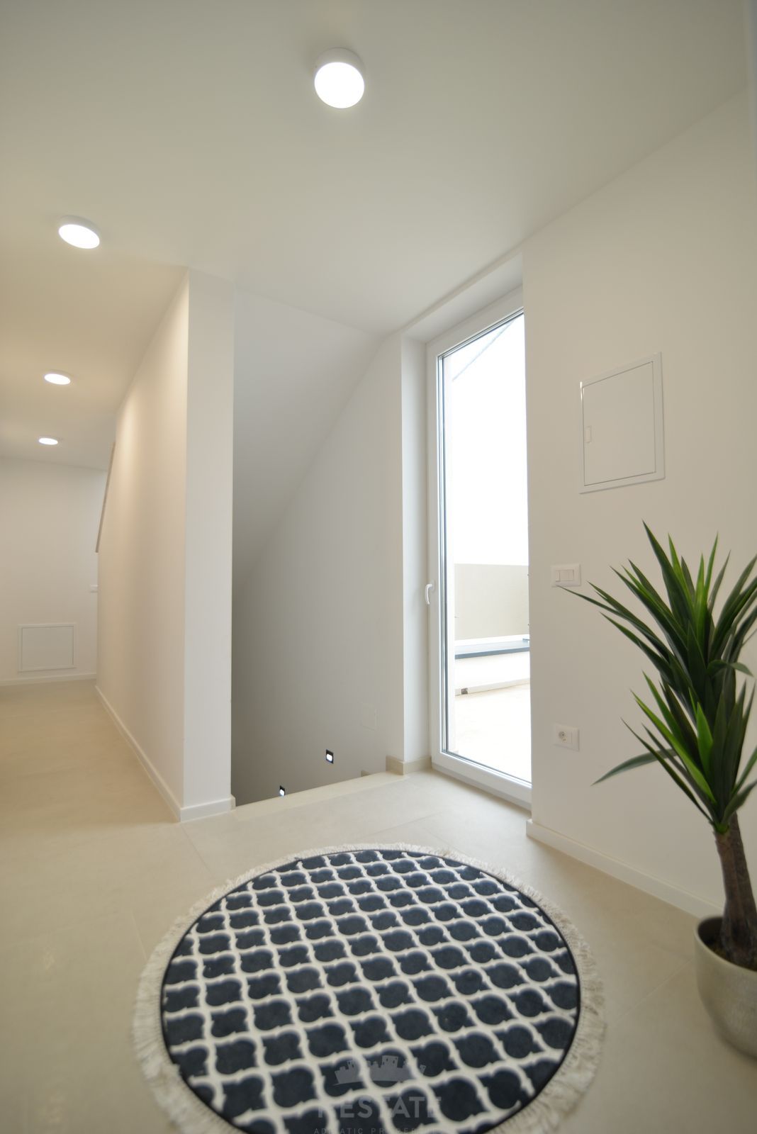 HOUSE WITH 2 UNITS & W/ POOL 2x (3-BED, 3-BATH) — Piantade 110 (& 110A)