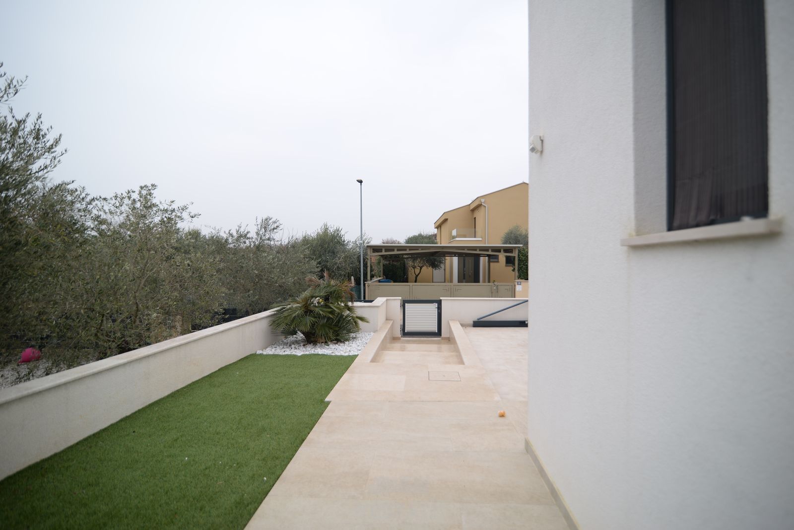HOUSE WITH 2 UNITS & W/ POOL 2x (3-BED, 3-BATH) — Piantade 110 (& 110A)