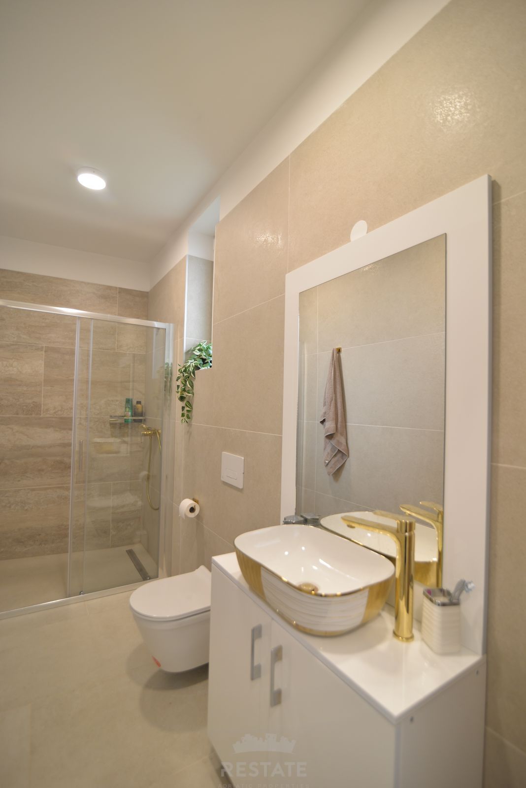 HOUSE WITH 2 UNITS & W/ POOL 2x (3-BED, 3-BATH) — Piantade 110 (& 110A)