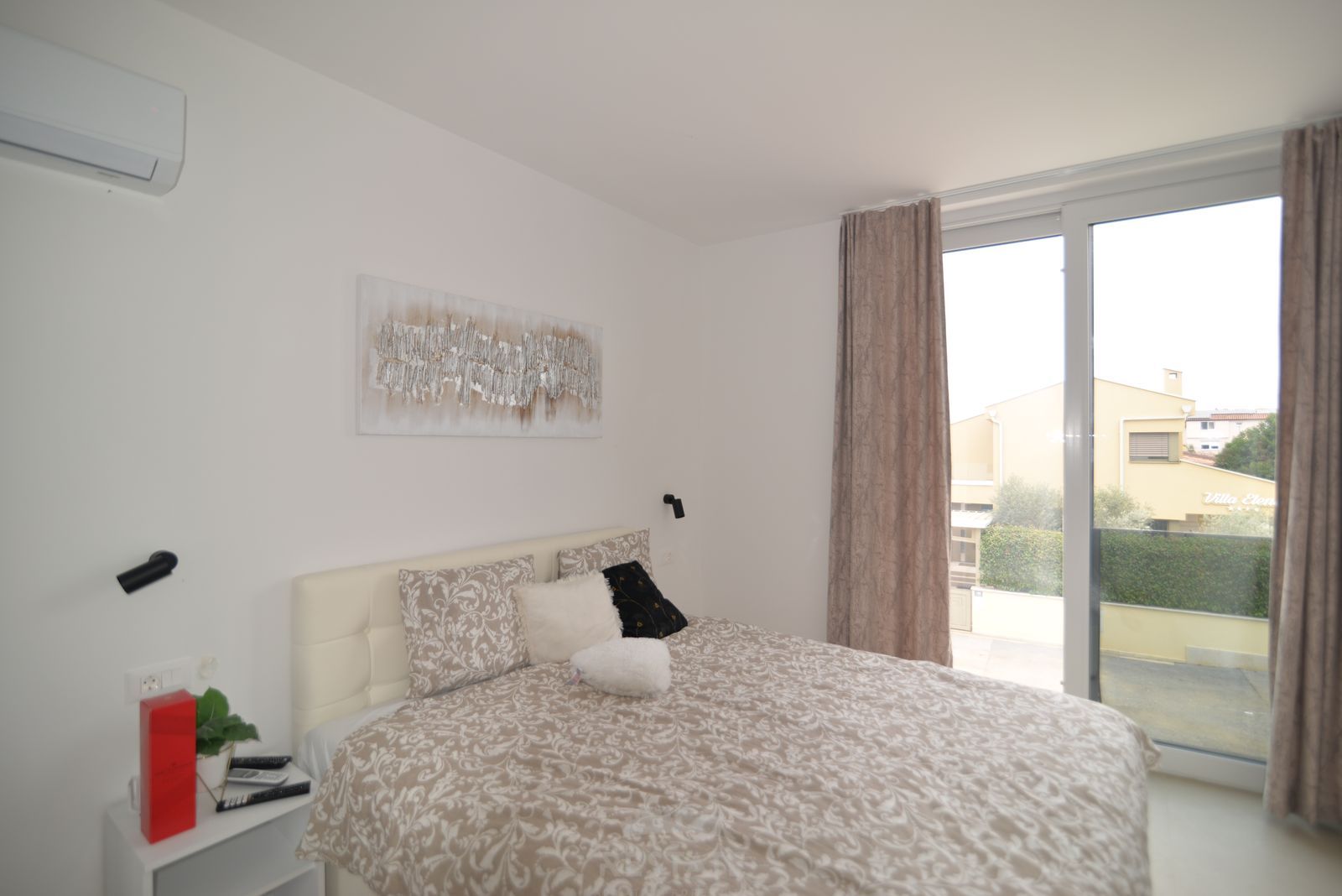 HOUSE WITH 2 UNITS & W/ POOL 2x (3-BED, 3-BATH) — Piantade 110 (& 110A)