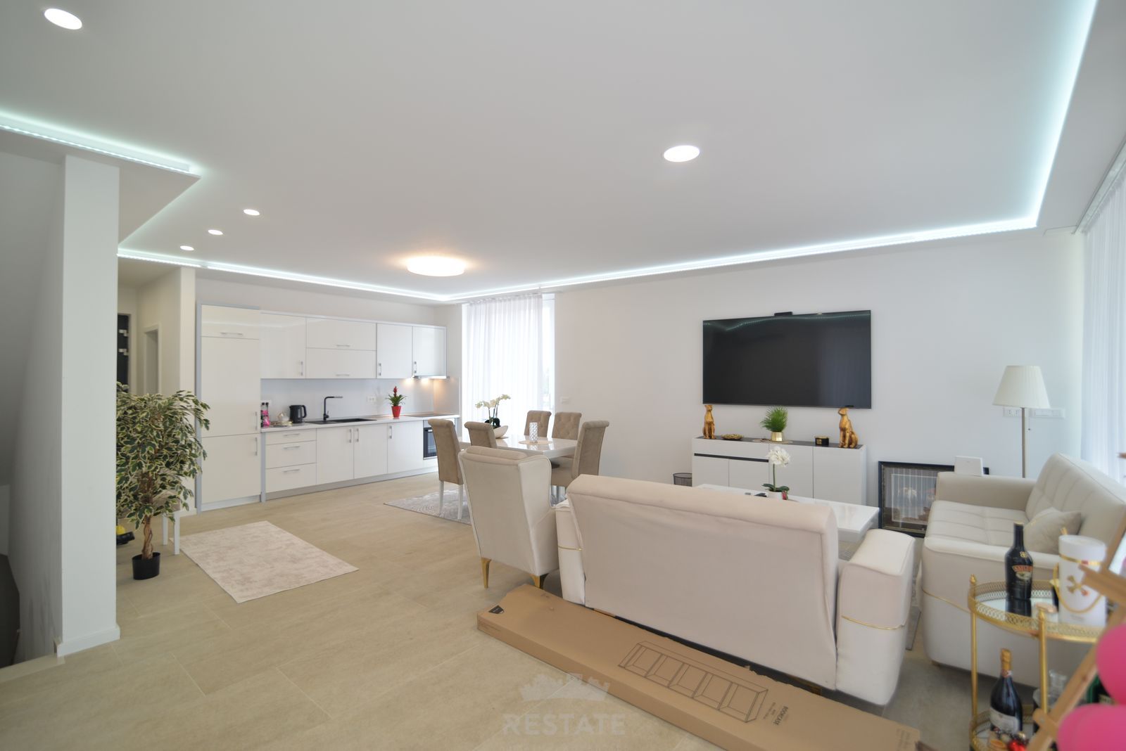 HOUSE WITH 2 UNITS & W/ POOL 2x (3-BED, 3-BATH) — Piantade 110 (& 110A)