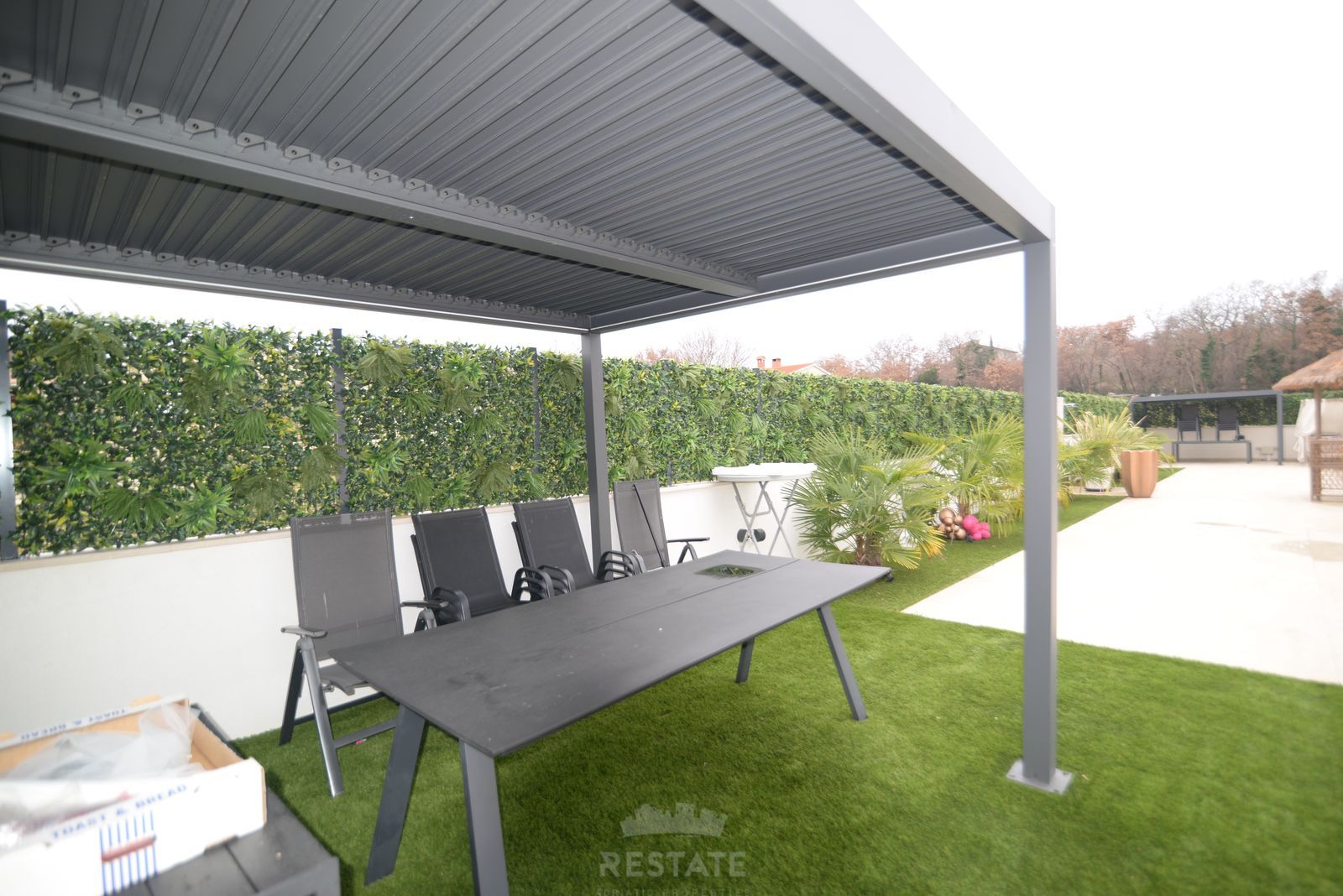 HOUSE WITH 2 UNITS & W/ POOL 2x (3-BED, 3-BATH) — Piantade 110 (& 110A)