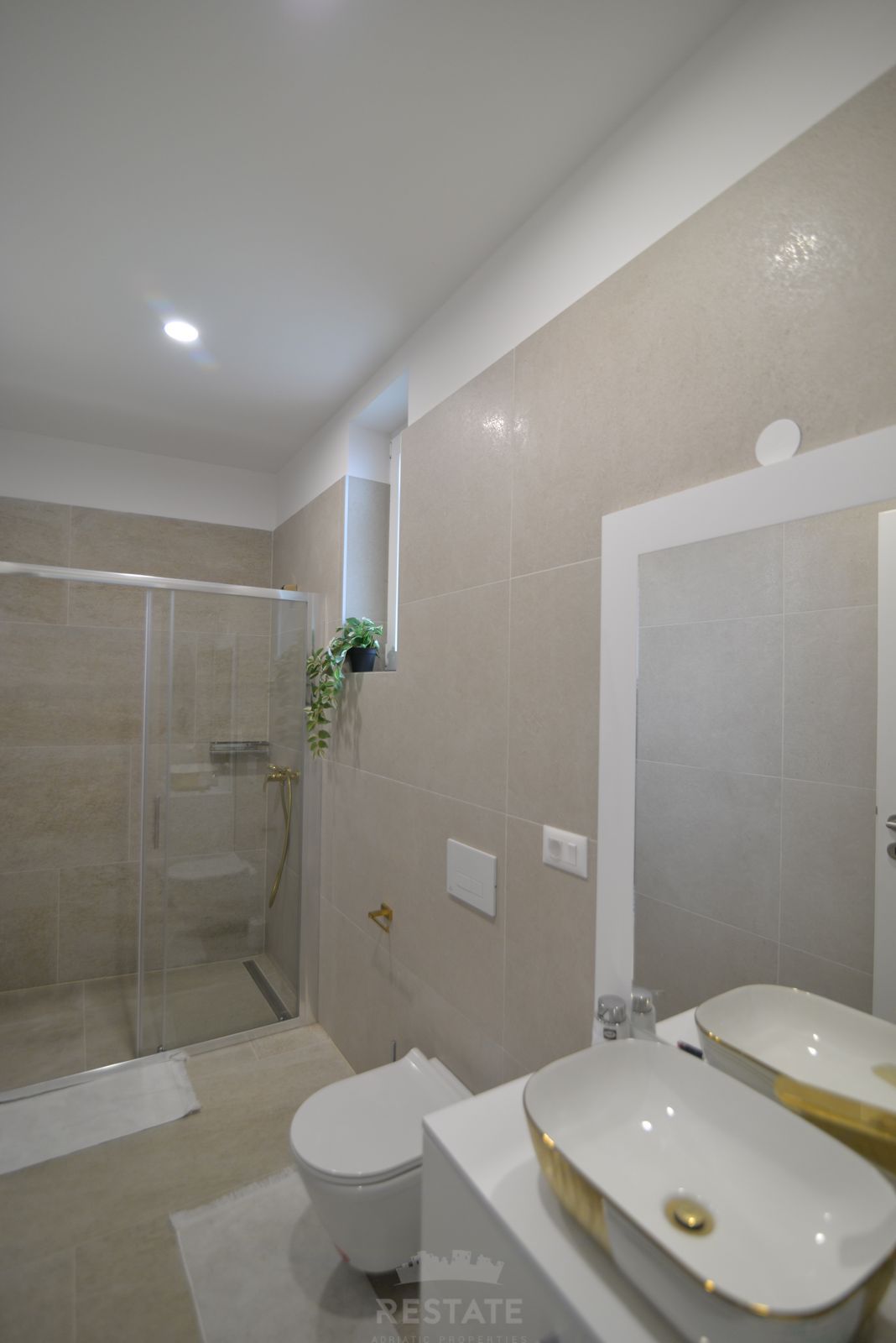 HOUSE WITH 2 UNITS & W/ POOL 2x (3-BED, 3-BATH) — Piantade 110 (& 110A)