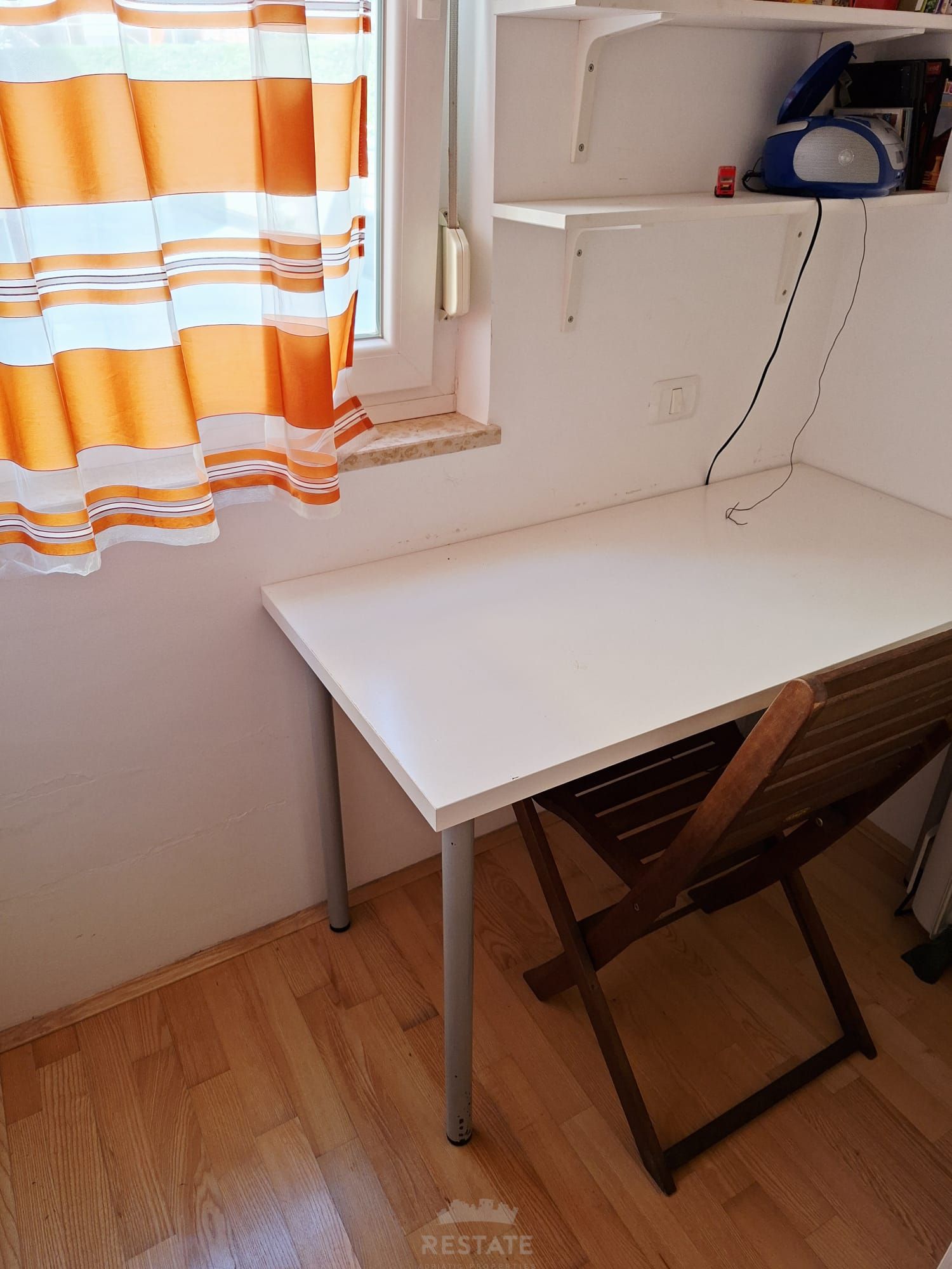 300 m od morja, opremljeno, 2S+DB, 1x PM, balkon, etažirano — Istarska ulica 21c