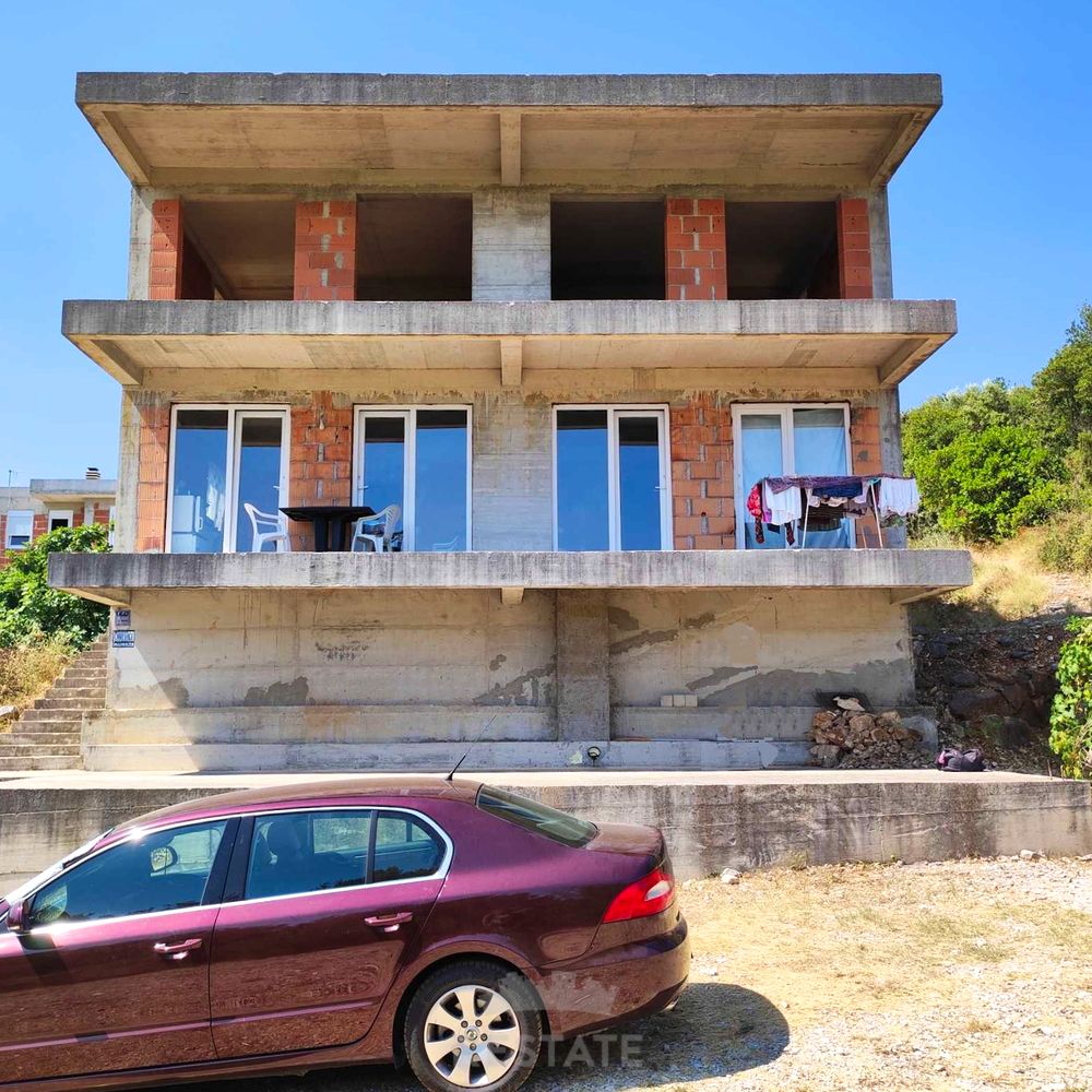 Pelješac, nedokončana hiša, s 6 app — Brig 18a