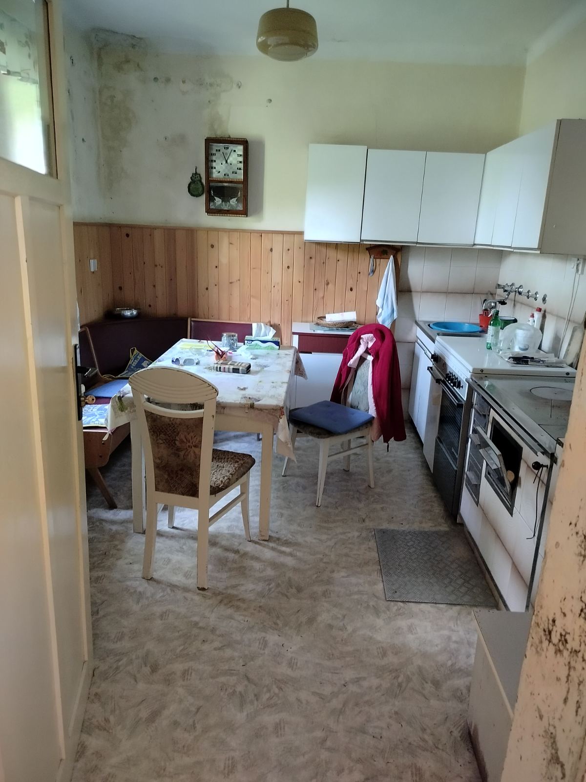 PRODAJA,HIŠA Z ZEMLJIŠČEM