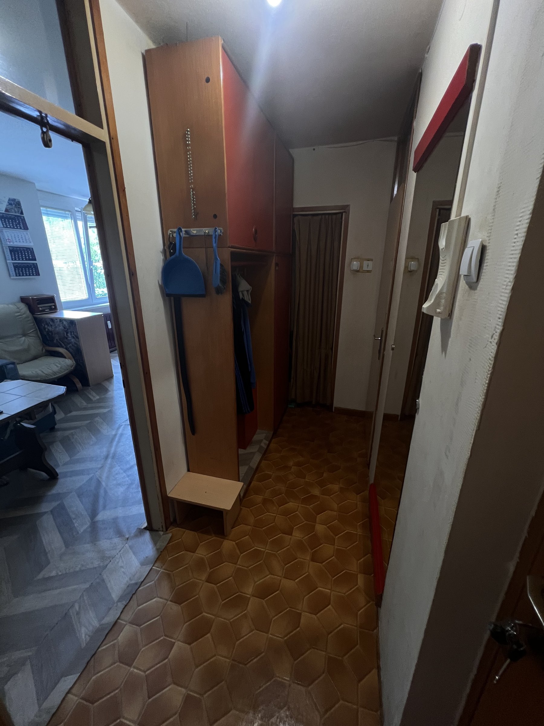 PRODAJA,STANOVANJE ,2,5 SOBNO
