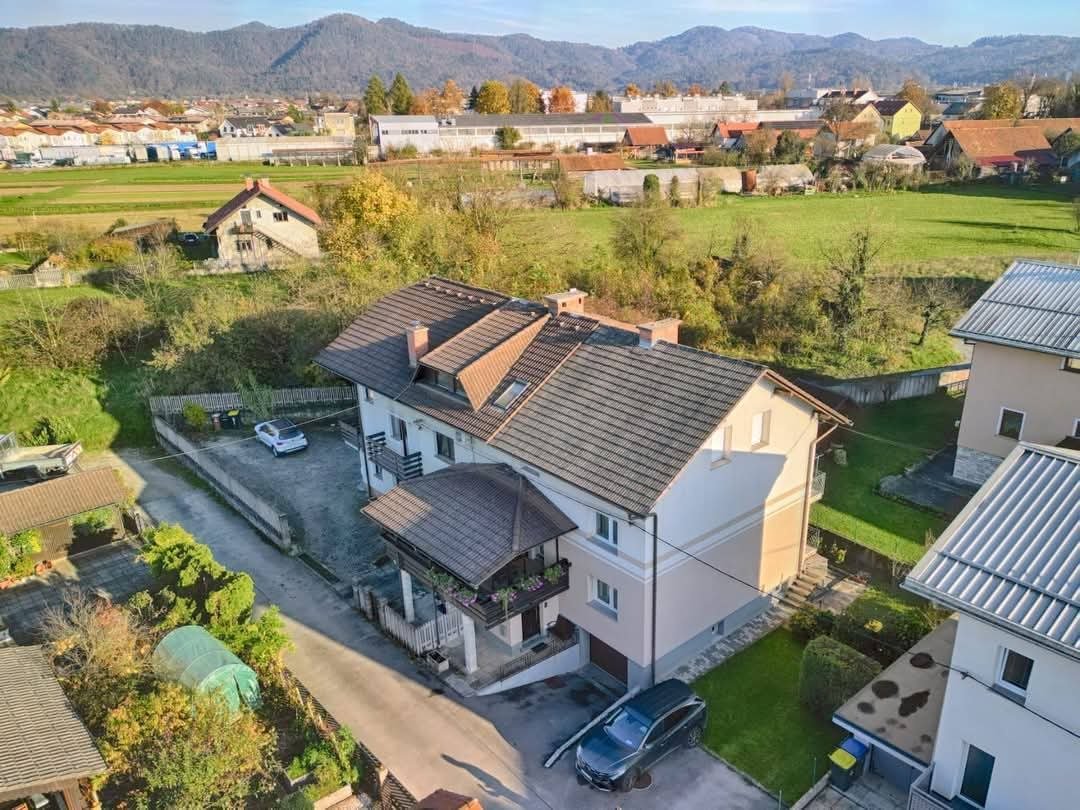 PRODAJA ,STANOVANJE ,5 IN VEČ SOBNO