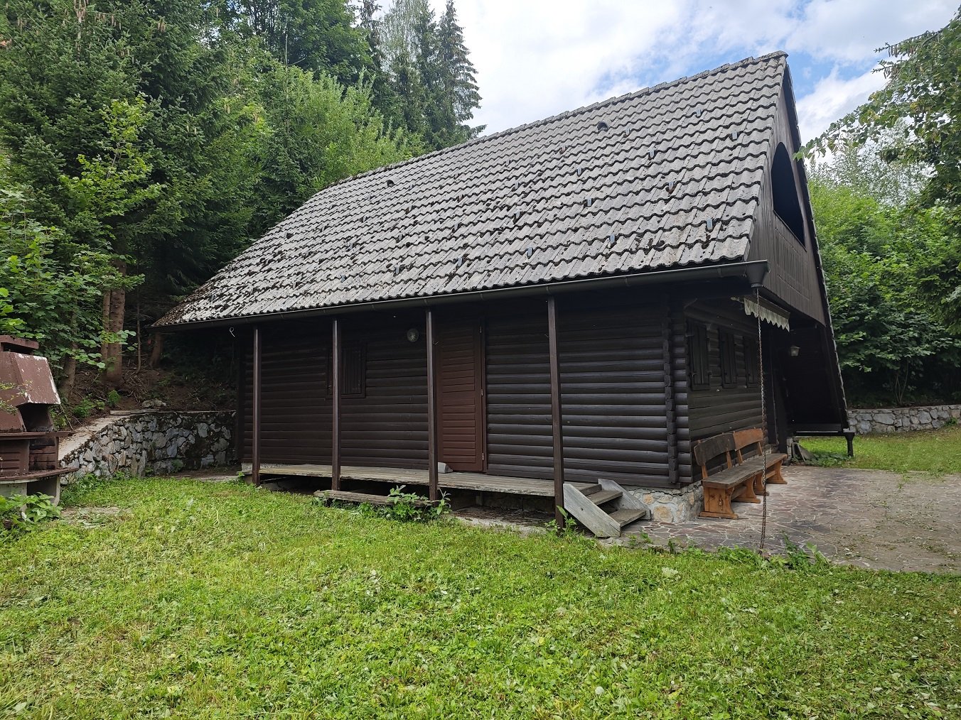 PRODAJA VIKEND ,LESEN