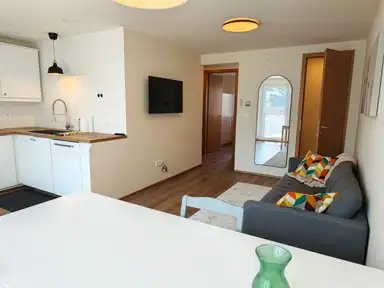 PRODAJA,STANOVANJE 2,5 SOBNO
