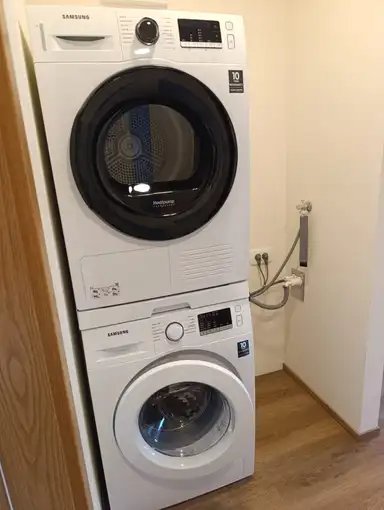 PRODAJA,STANOVANJE 2,5 SOBNO
